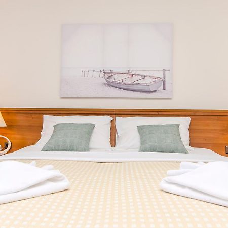 House Hotel Plava Laguna 迪斯诺 外观 照片