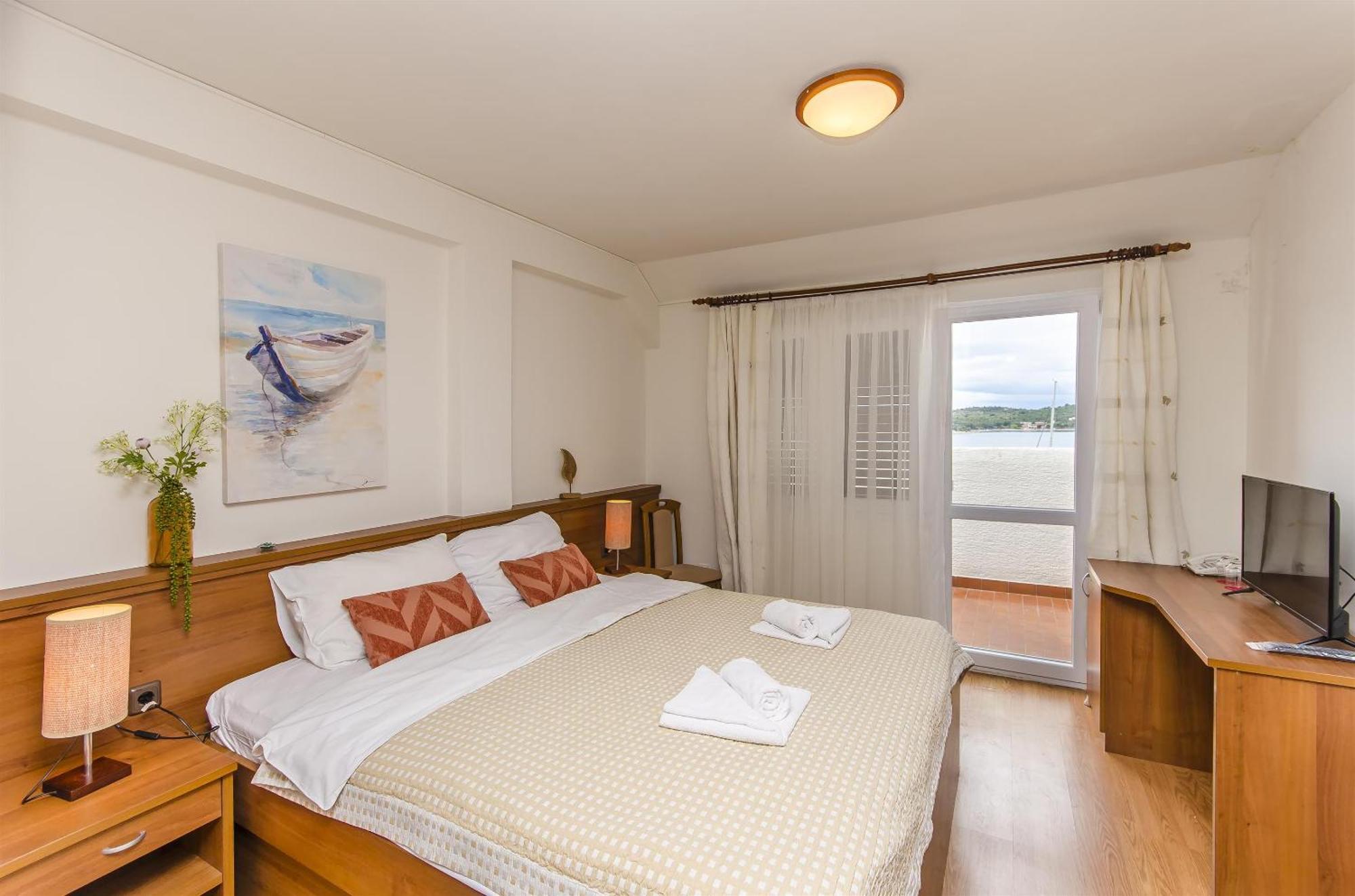 House Hotel Plava Laguna 迪斯诺 外观 照片