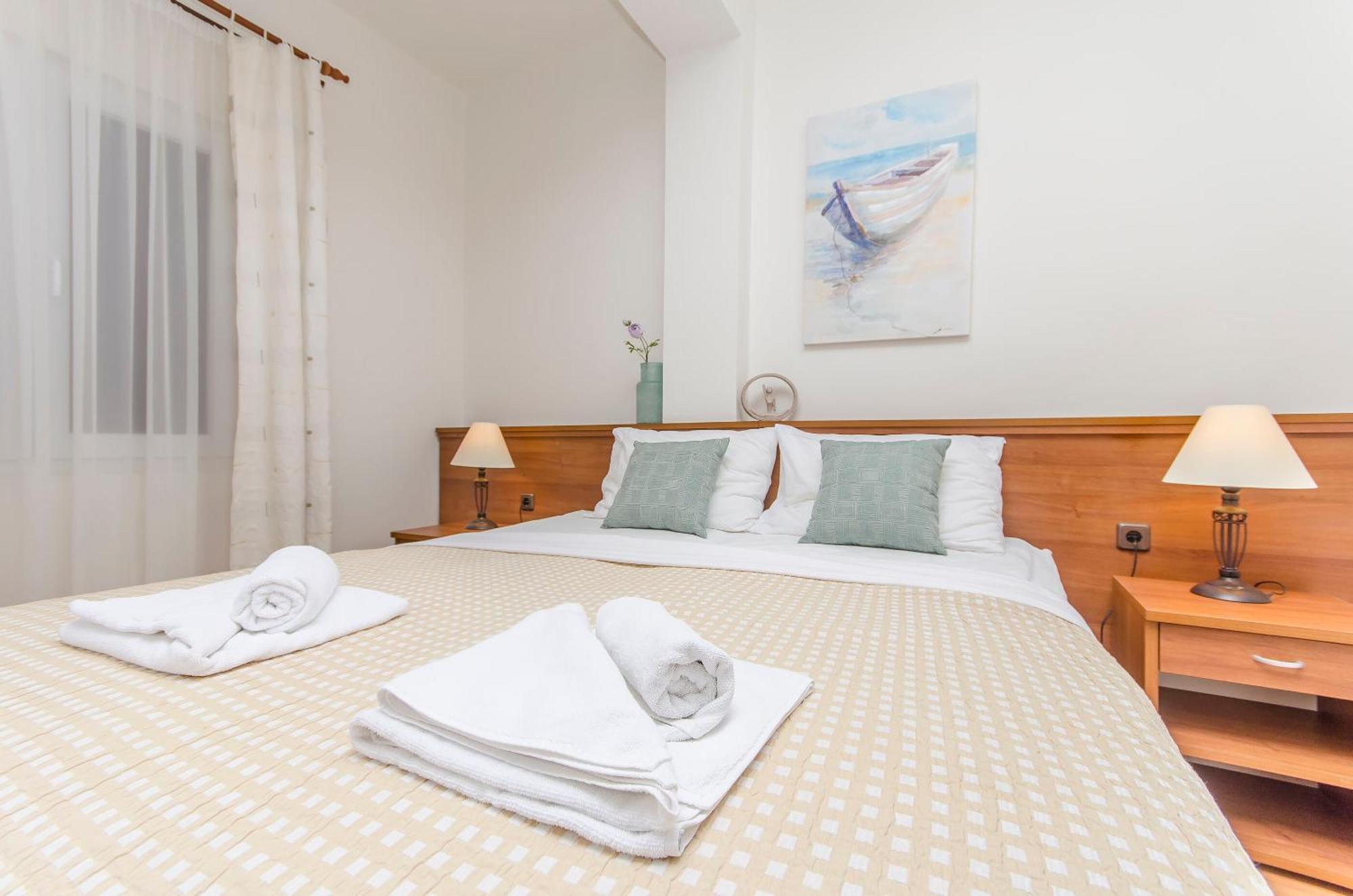 House Hotel Plava Laguna 迪斯诺 外观 照片