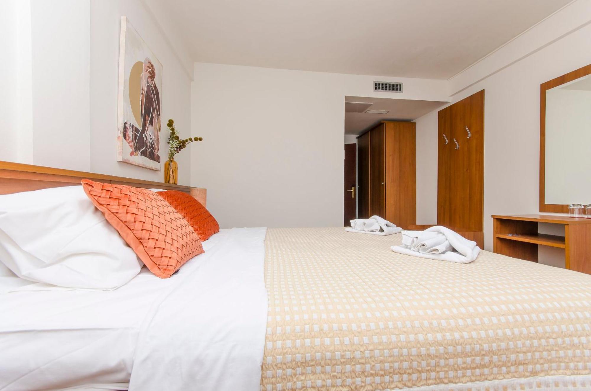 House Hotel Plava Laguna 迪斯诺 外观 照片