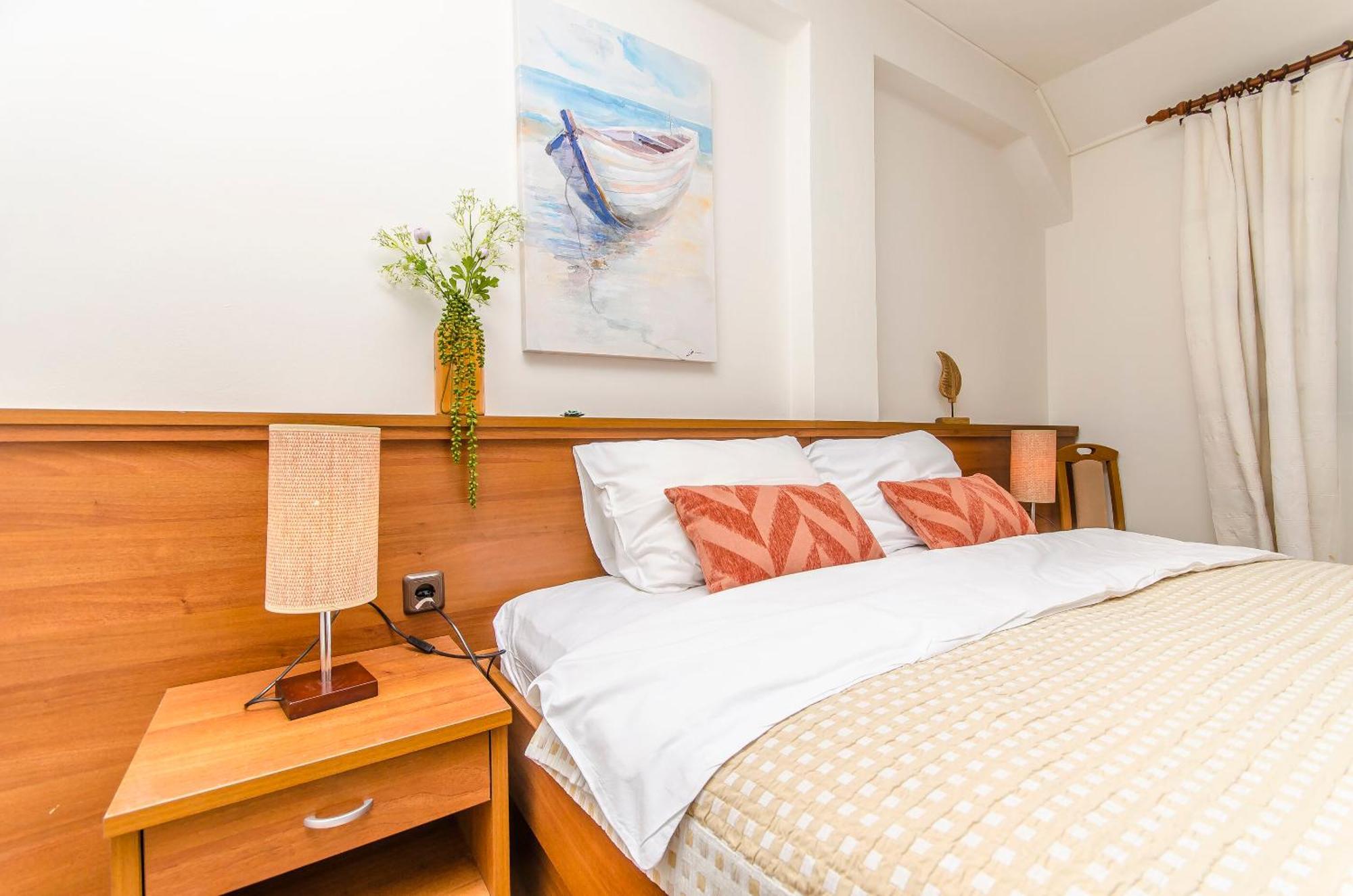 House Hotel Plava Laguna 迪斯诺 外观 照片