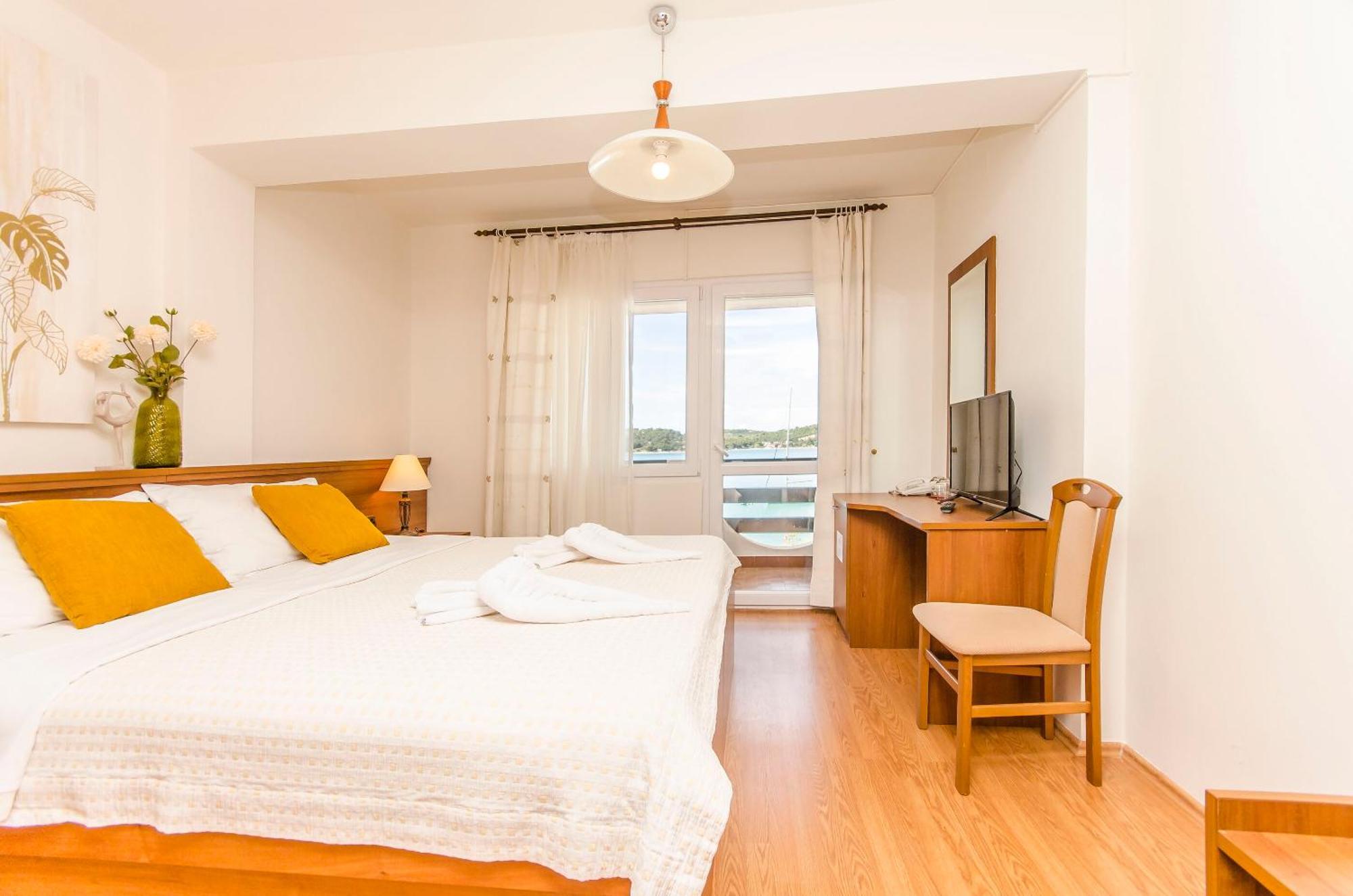 House Hotel Plava Laguna 迪斯诺 外观 照片