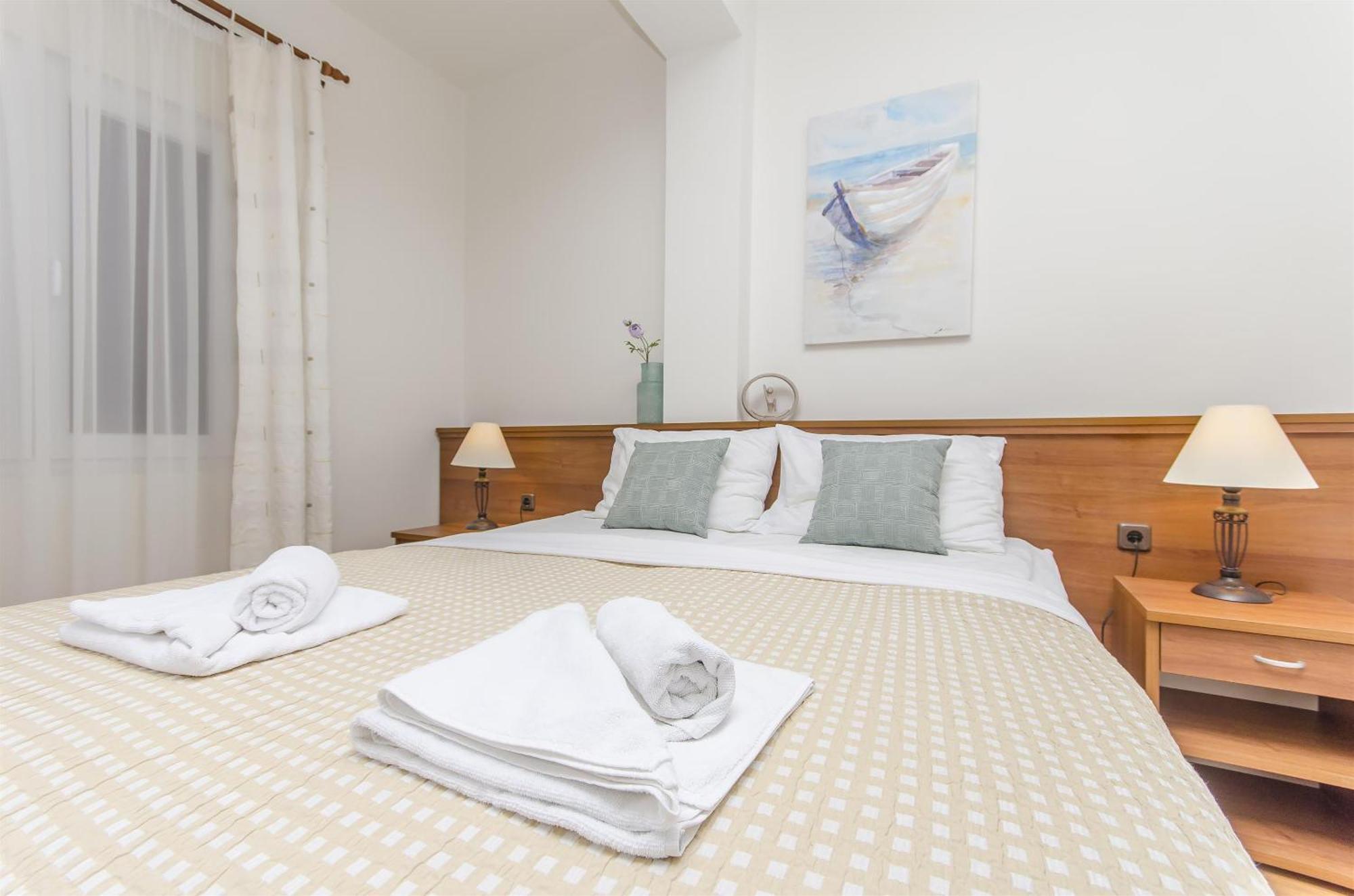 House Hotel Plava Laguna 迪斯诺 外观 照片
